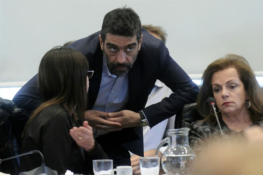 El kirchnerismo pide que Caputo, Sturzenegger y Aranguren no puedan salir del país sin autorización judicial