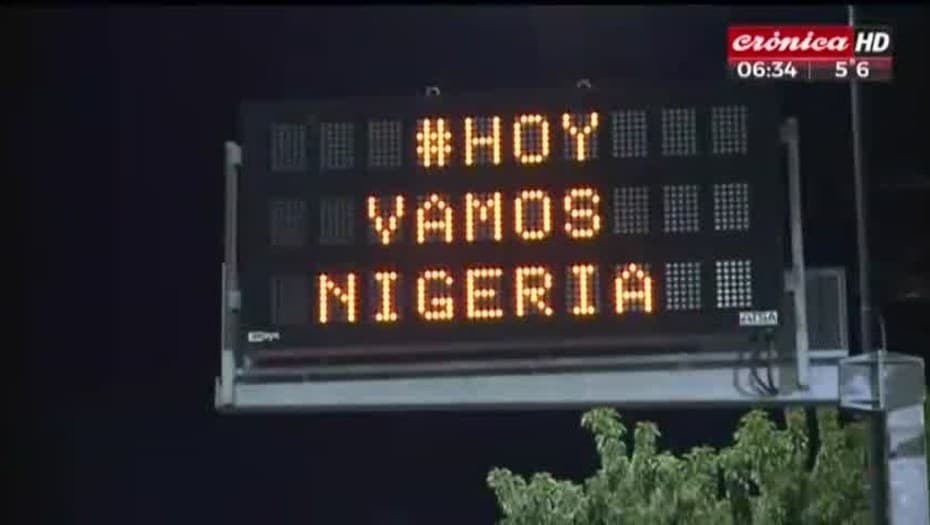 Los carteles de tránsito cambiaron avisos de piquetes por el aliento a Nigeria