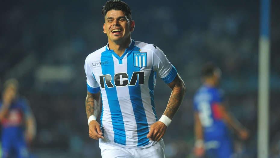 Racing recupera a uno de sus ídolos y figura en el título de 2014