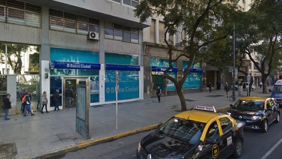 Simularon una pelea de borrachos para robar un banco