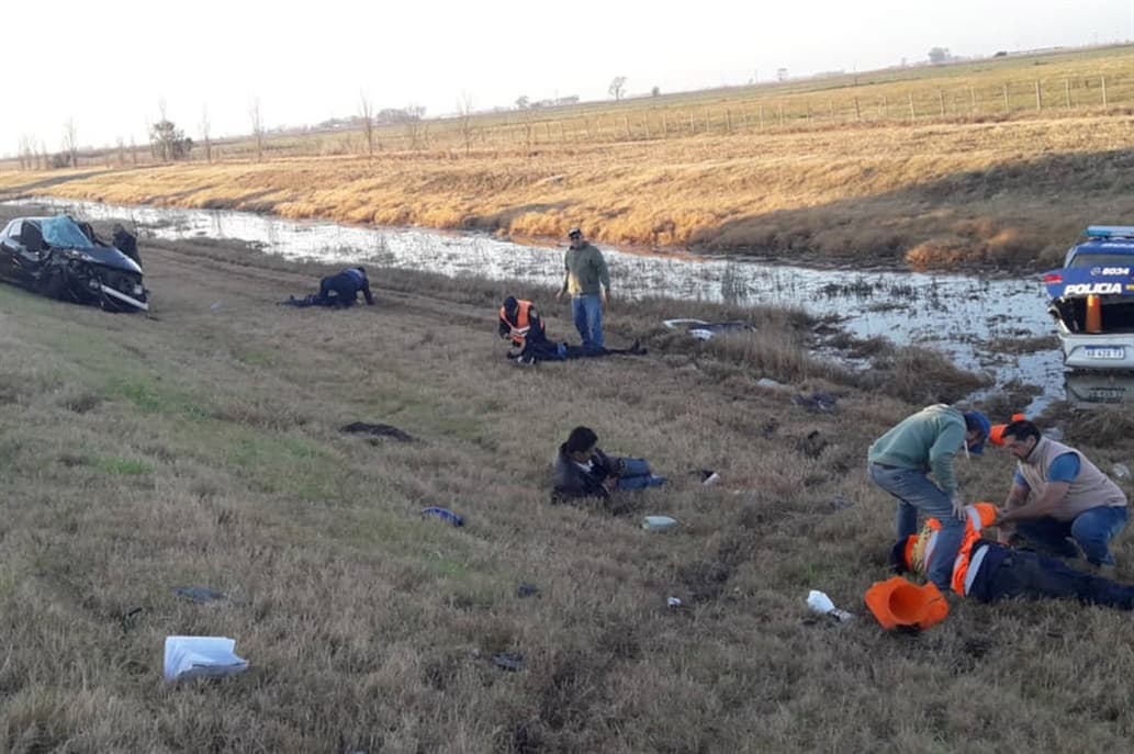 Perdió el control y atropelló a seis efectivos de la Policía Caminera: uno murió