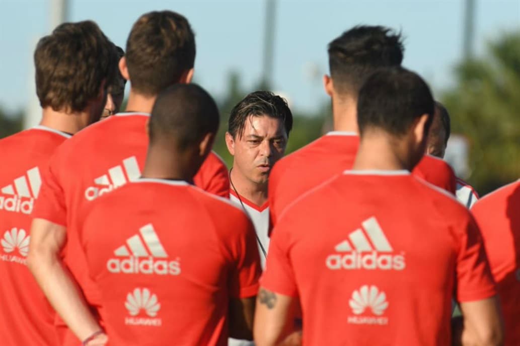 River piensa en Racing, con las incógnitas de Enzo Pérez y Quintero: quiénes podrían salir para dejarles lugar