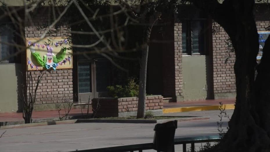Detienen a un empleado de un colegio católico por el abuso de una nena