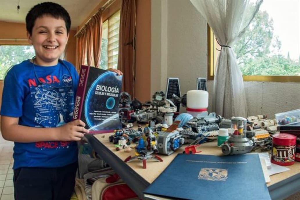 Carlos Santamaría, el mexicano de 12 años que estudia Física Biomédica en la universidad