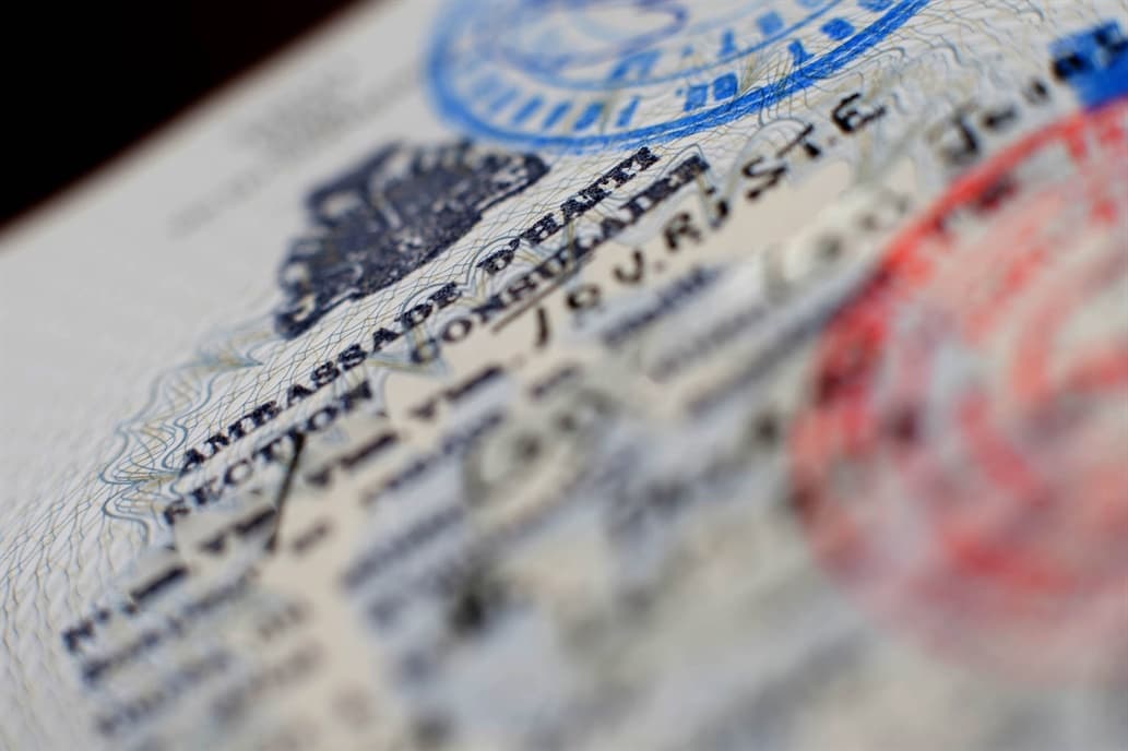 El Gobierno impone una visa de turismo a los haitianos que quieran entrar al país para «regular el ingreso de inmigrantes»