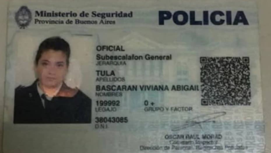 Una mujer policía salió a robar con su hijo de 2 años en el auto