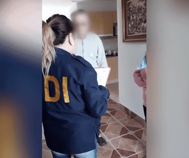 El perverso de Bahía Blanca: tiene 72 años, engañó a una chica de 12 y le enviaba fotos desnudo