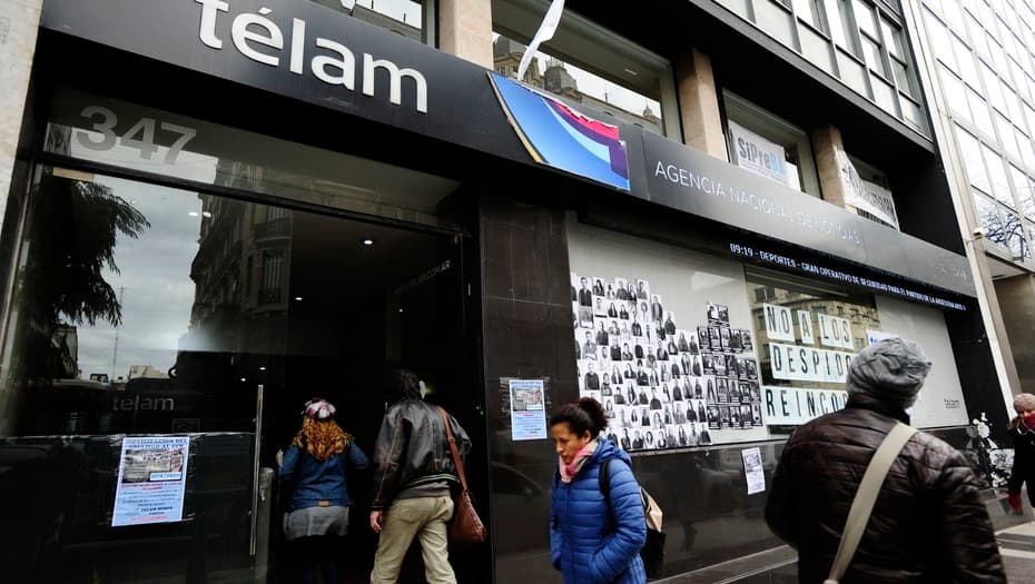 Tras el conflicto por los despidos, la agencia de noticias Télam vuelve a funcionar