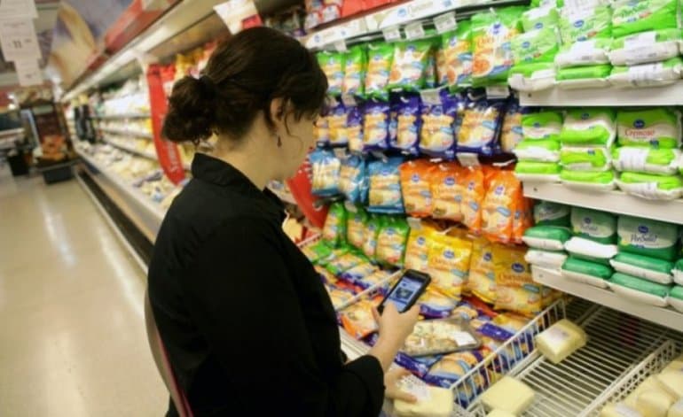 Una familia tipo necesitó 20.937 pesos para no ser pobre