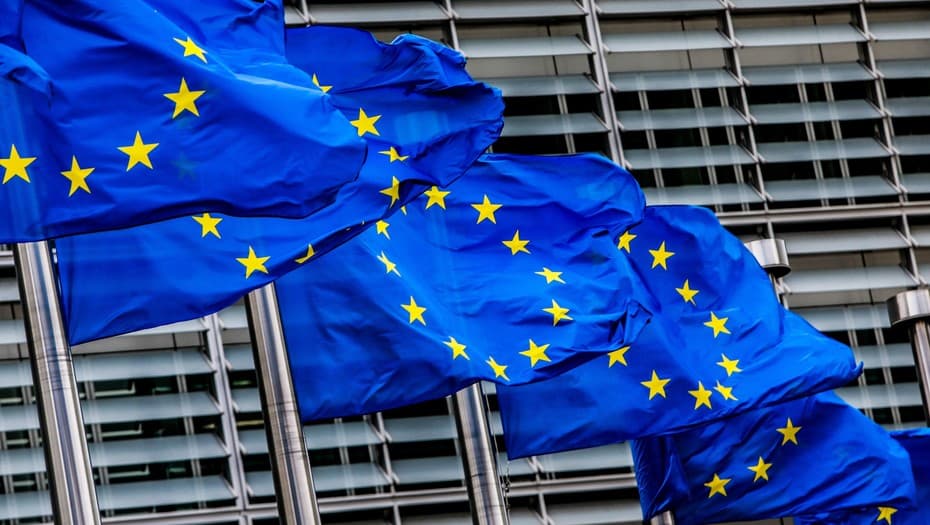 Facebook, Google y Twitter presentaron un plan para luchar contra las noticias falsas en Europa