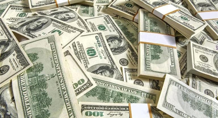 El BCRA interviene en futuros para morigerar suba del dólar: trepa 55 centavos a $ 39,46