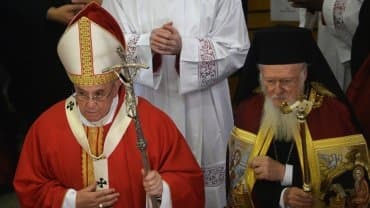 En su último día en Turquía, el papa Francisco se reúne con el Gran Rabino Isak Haleva