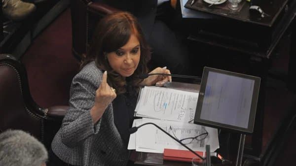 Juicio a Cristina Kirchner por la obra pública: la Justicia secuestró 11 mil cheques por más de 400 millones de pesos