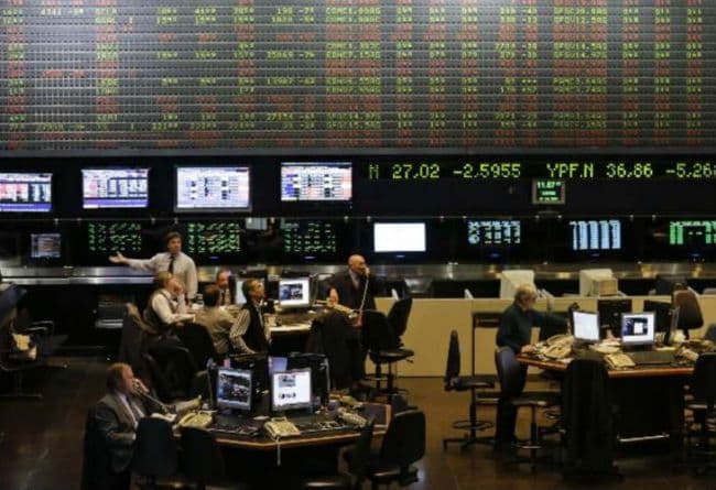 Cae la Bolsa porteña a tono con los mercados globales