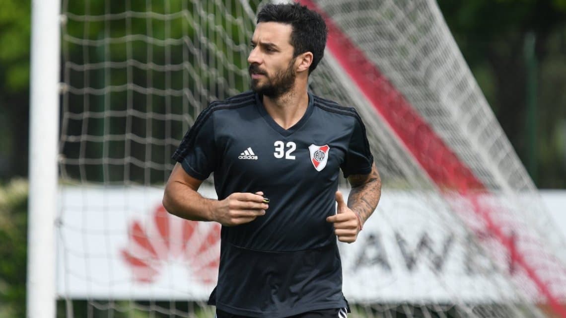 Festeja Boca, sufre River: Scocco quedó descartado para el Superclásico