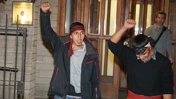 La Justicia de Bariloche emitió una alerta roja para detener a dos mapuches