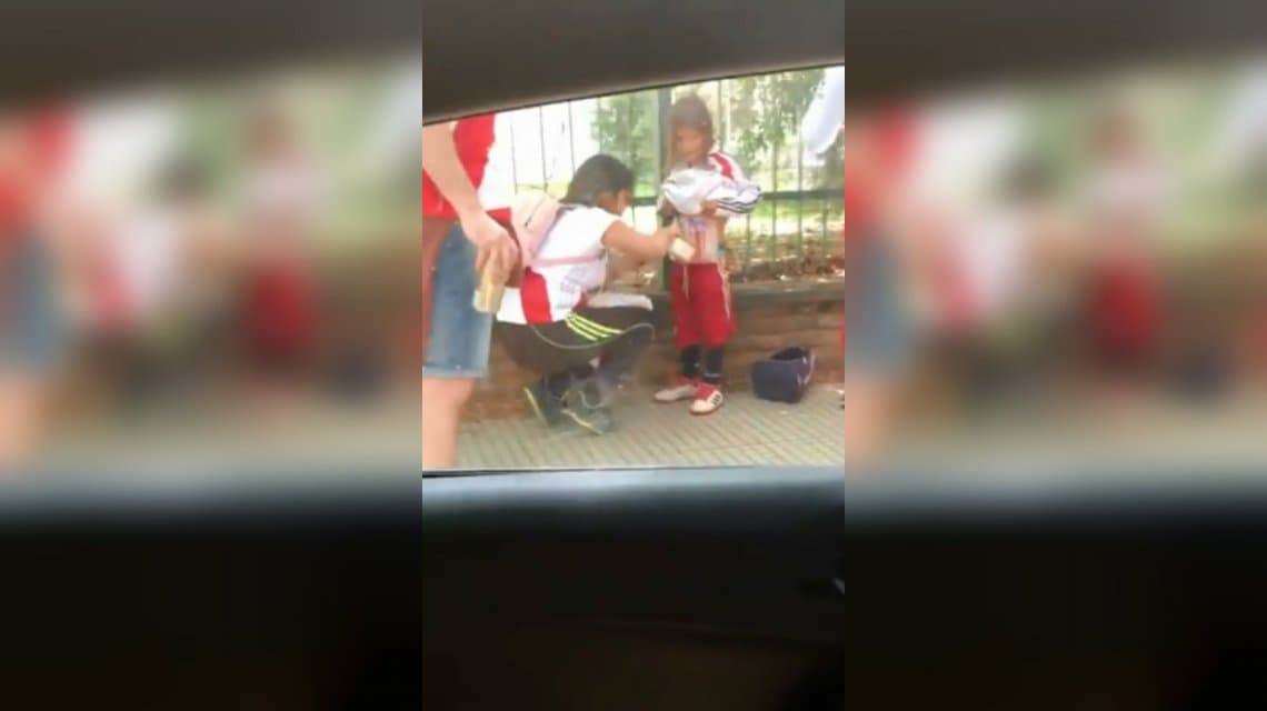 La madre que le pegó bengalas a su hijo recusó a la fiscal de la causa