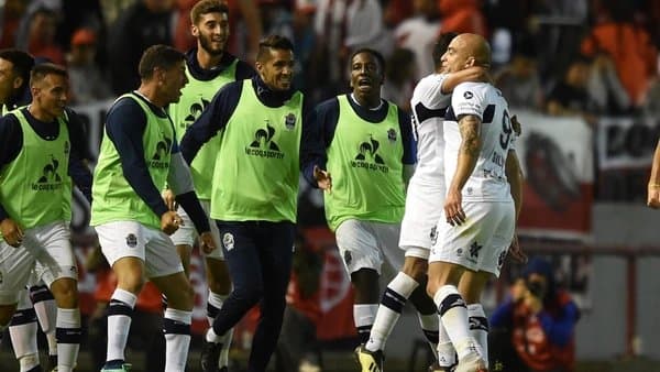 Gimnasia sorprendió a River en los penales y lo eliminó de la Copa Argentina: jugará la final ante Rosario Central