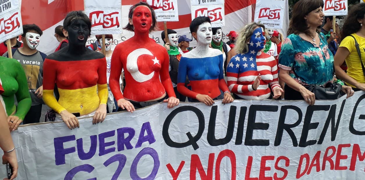 La marcha contra el G20 desde adentro: mayoría de izquierda, pocos K, mucha seguridad y sin encapuchados