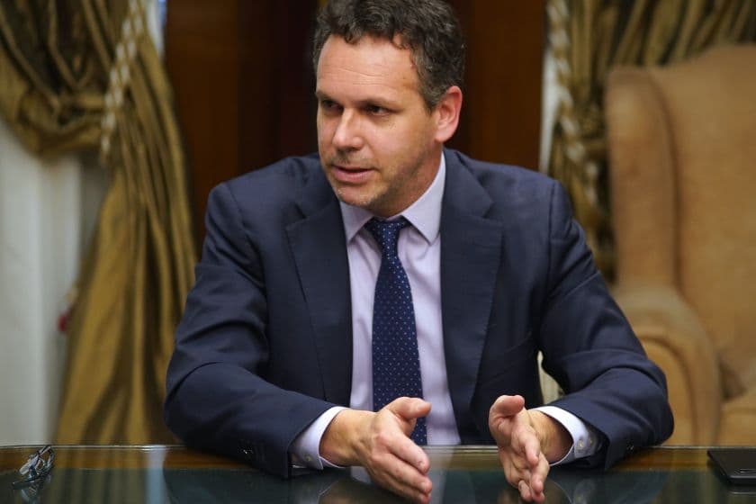 El gobierno da señales de que podría aplicar un ajuste más fuerte que el que pide el FMI