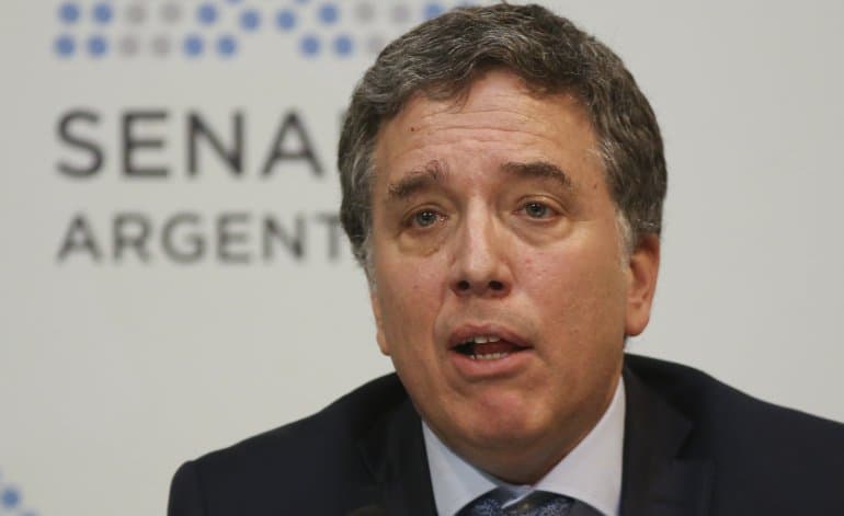 Contra la realidad: para Dujovne, Argentina está saliendo de la crisis