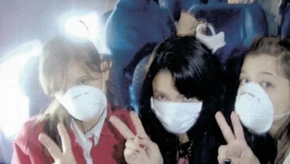 Aparecieron fotos del viaje de regreso del elenco de “Patito Feo” tras la gira por Nicaragua