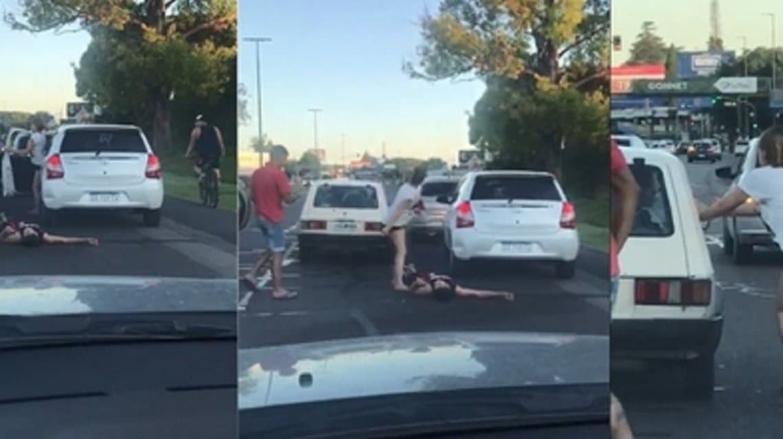 Denuncian que dos peleadores dejaron inconsciente a un joven tras una discusión de tránsito
