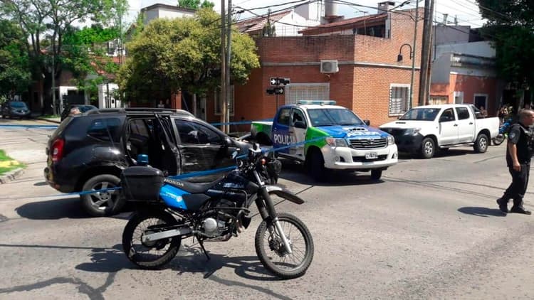 Disfraces, más de 50 disparos y un arma trabada: así fue el crimen del policía durante el asalto a una financiera de Vicente López