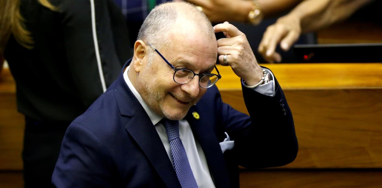 El Gobierno habla de un “descontrol migratorio” y apura una reforma para “ordenar” la radicación de extranjeros