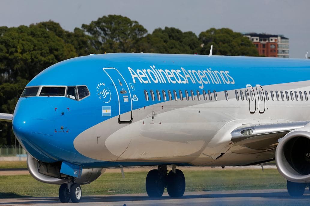 Cambios en las tarifas de Aerolíneas: cobrará el equipaje por separado en todos sus vuelos