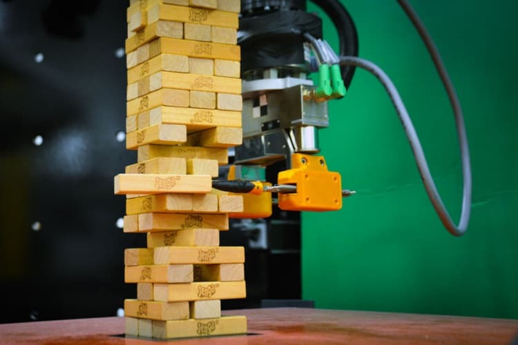 Así es el robot que juega el Jenga y promete ser imbatible