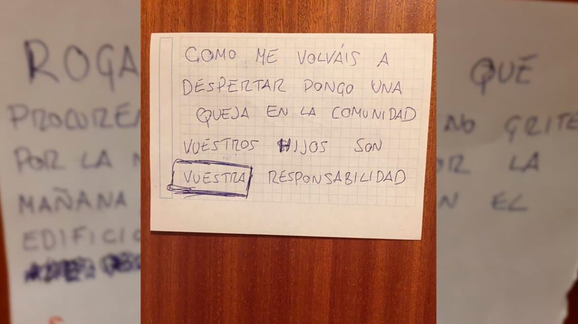 Su vecino le dejó una nota por el llanto de su bebé y su contundente respuesta se hizo viral