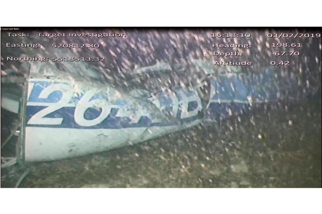 Los investigadores hallaron un cuerpo entre los restos del avión en el que volaba Emiliano Sala