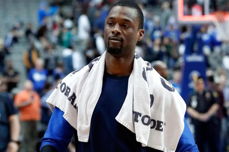 Transfirieron a un jugador de la NBA cuando estaba en pleno partido: la reacción de LeBron James