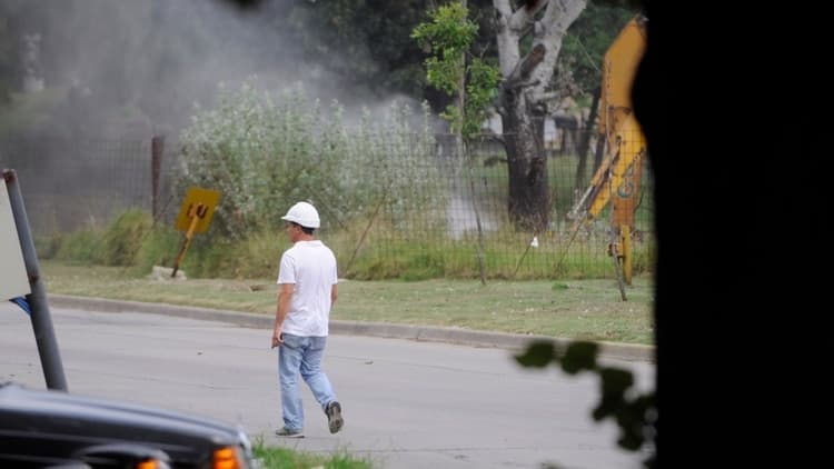 Evacuados y preocupación en Los Hornos por un escape de gas