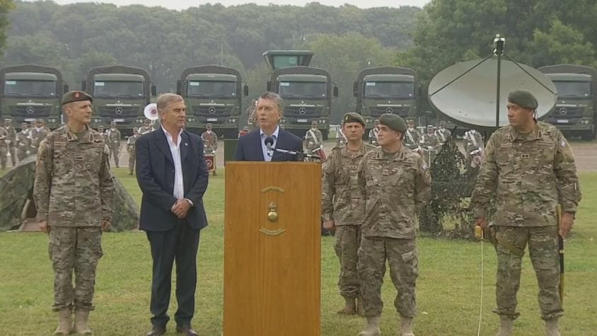 Macri entregó equipamiento militar al Ejército Argentino para reforzar la lucha contra el narcotráfico en la frontera norte