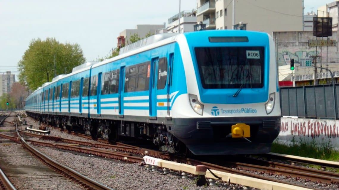 Un operario murió al caer del techo de la estación Castelar del tren Sarmiento