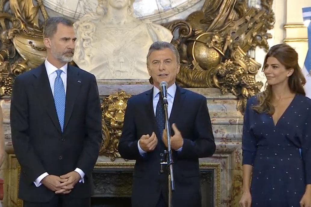 Macri recibió a los reyes y dijo que la Argentina «está haciendo los mismos cambios que España hace años»