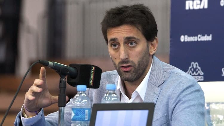Diego Milito confirmó que Ricardo Centurión «será invitado a los festejos del campeón»