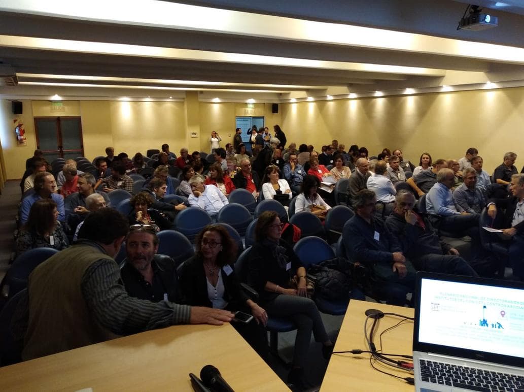 Rebelión en el Conicet: 140 directores de institutos se autoconvocaron en Córdoba para analizar la crisis de la ciencia