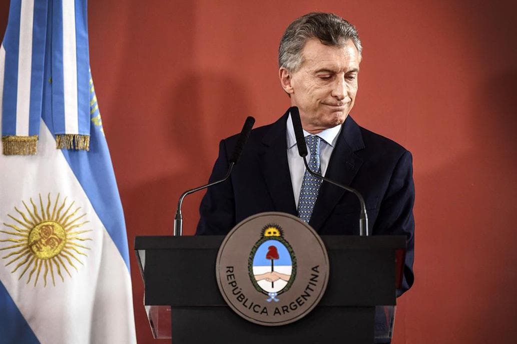 Macri anuncia medidas para el consumo y suspende la gira