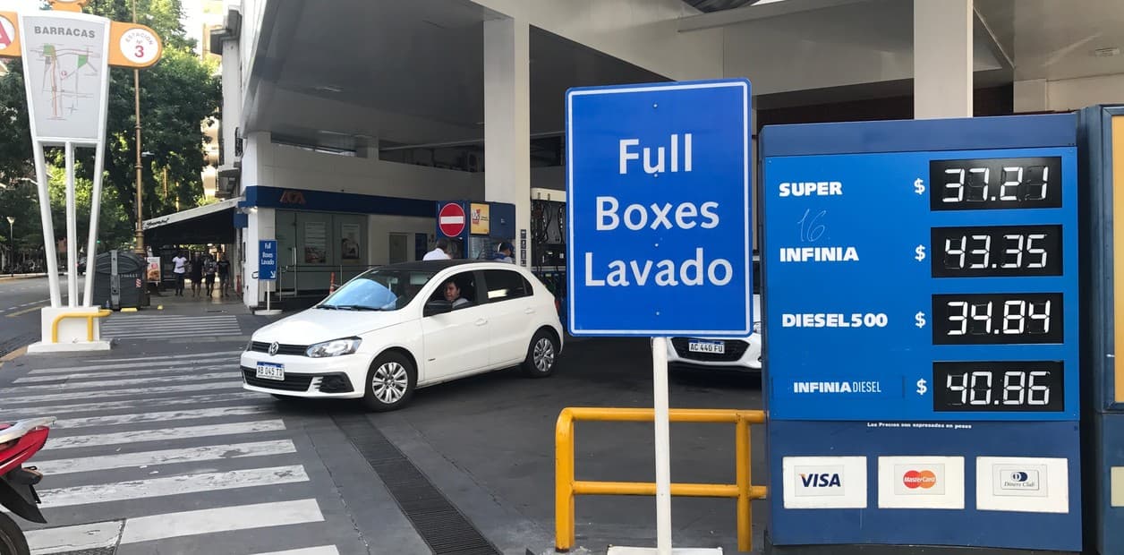 Por los aumentos de precios, volvió a caer fuerte el consumo de combustibles