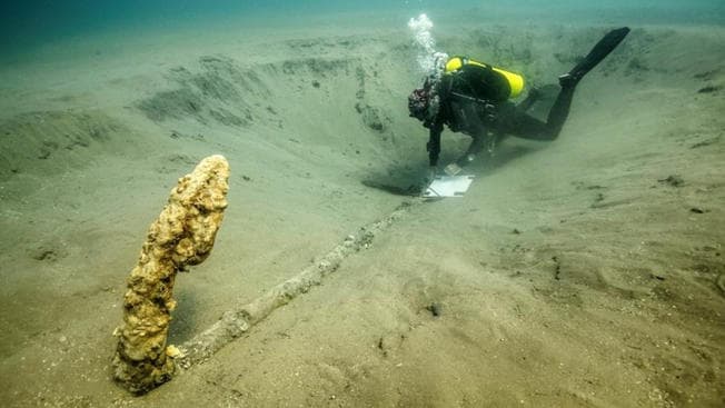 Hallaron un ancla de madera que sería clave para recuperar las naves que Hernán Cortés hundió hace 500 años