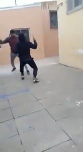 Un alumno de 17 años atacó a un compañero con un cuchillo en el recreo