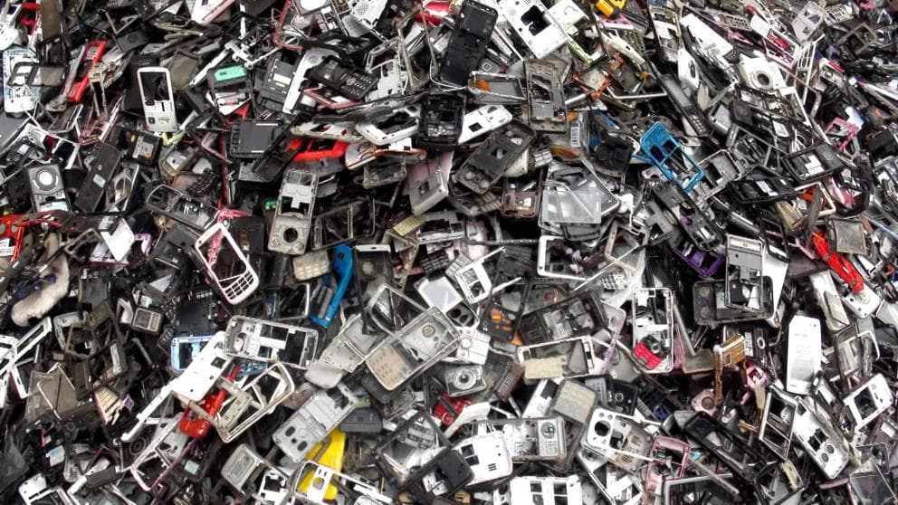 Por qué se espera que la revolución del 5G genere una catarata mundial de basura electrónica