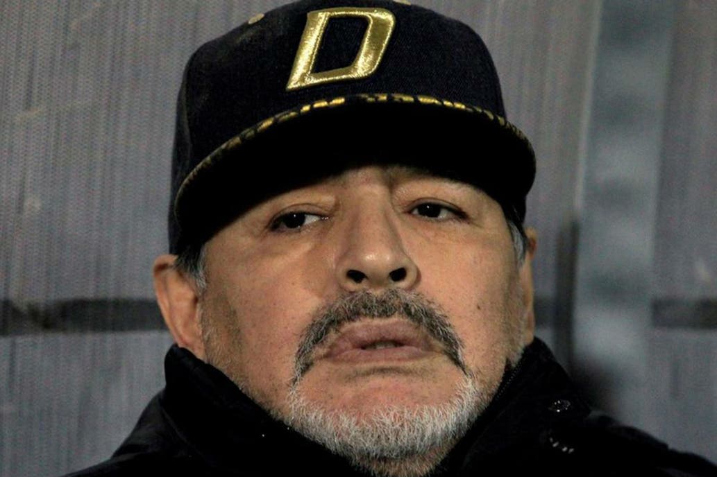 Diego Maradona, preocupado por su salud y acompañado por Rocío Oliva