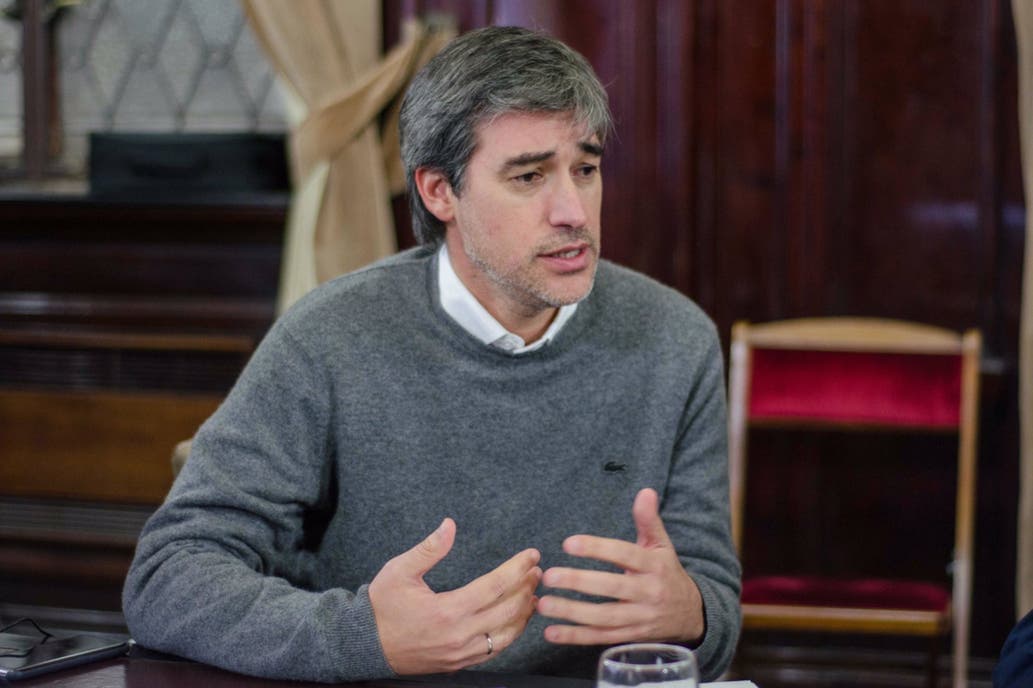 Adrián Pérez dijo que las PASO son «una gran encuesta nacional carísima»