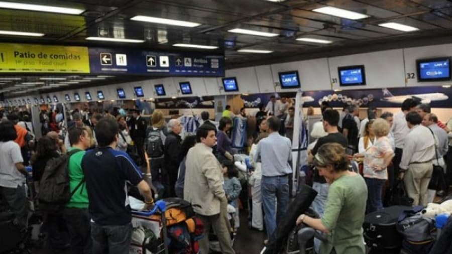 El Gobierno frenó la huelga en LAN
