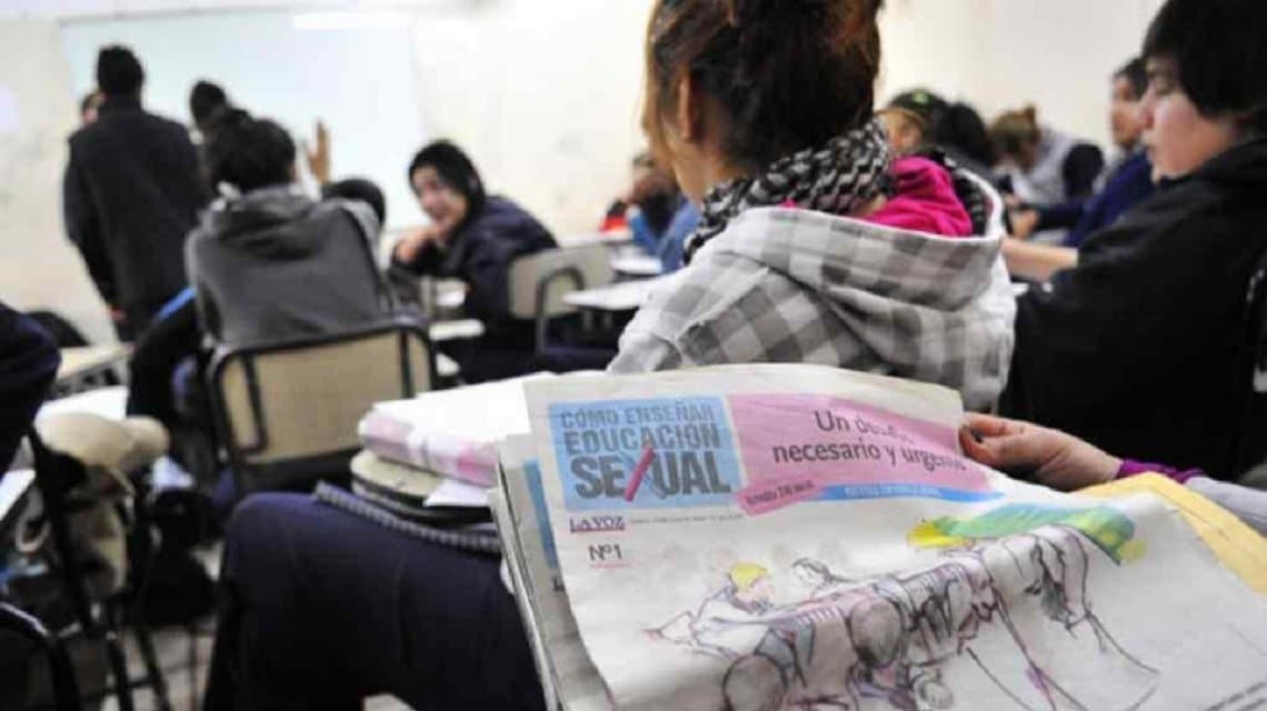 Tras una clase de Educación Sexual Integral, diez chicas denunciaron a un profesor por acoso