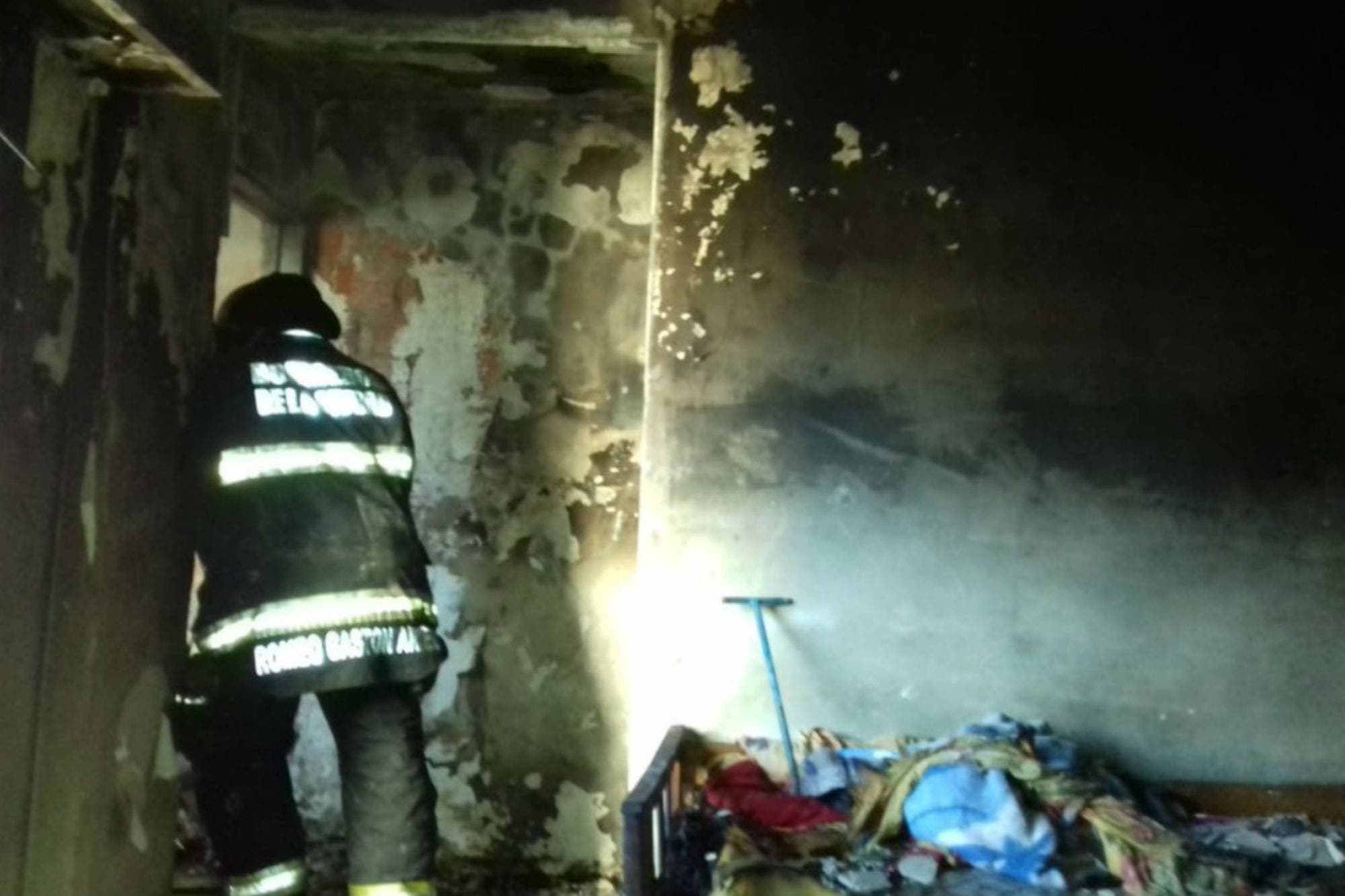 Se incendió un edificio en Villa Crespo y trasladaron a 16 personas al hospital